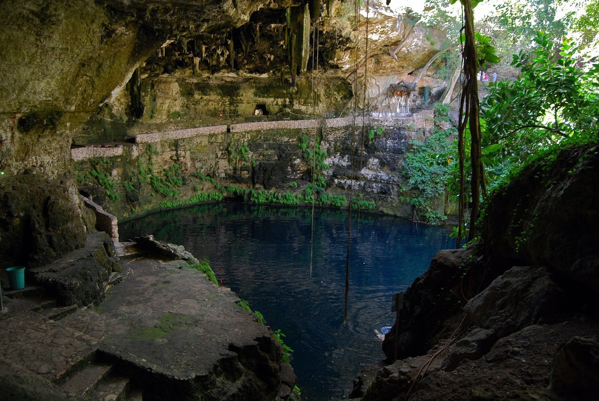 Cenote Zací, a natural swimming hole in Valladolid